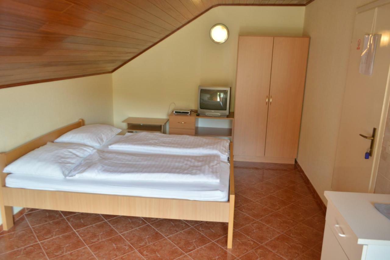 Apartmani Mate Omis Exterior photo